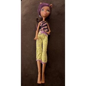 Monster High Clawdeen Wolf - Monster Family -  Doll Purple Hair Pajamas Mattel